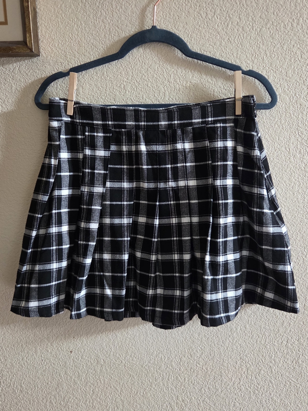 Hollister Black & White Plaid Skater Skirt